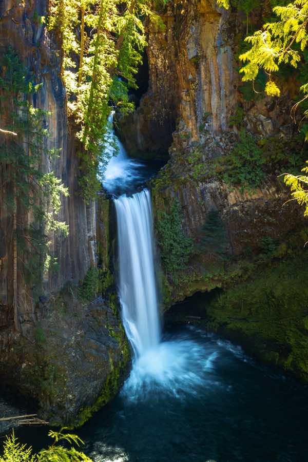 18 UNBELIEVABLY AMAZING OREGON WATERFALLS (+ A MAP OF 79 FAVORITES)