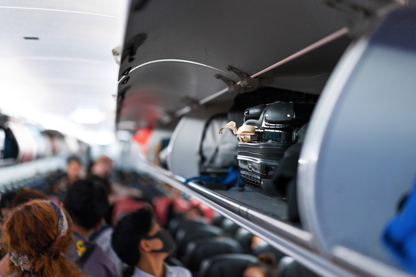 11 UGLY TRUTHS ABOUT AIRPLANE OVERHEAD BIN SPACE (W/ LUGGAGE RECS)