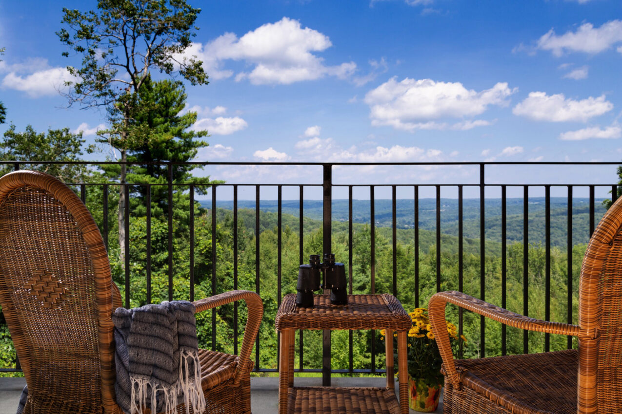 25 BEST ROMANTIC GETAWAYS IN PA COUPLES WILL LOVE
