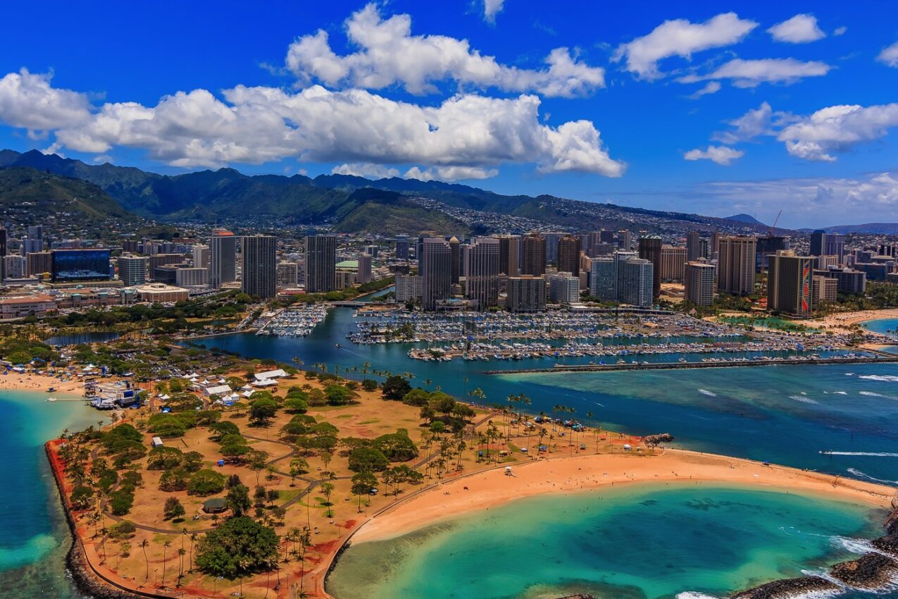 17 ABSOLUTE BEST BEACHES IN HONOLULU (AND BEYOND)